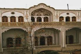 اقامتگاه سنتی خادمی کاشان